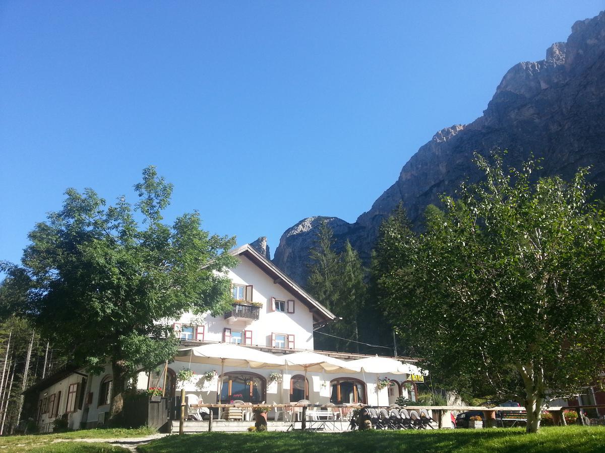 Hotel Fiames Cortina dʼAmpezzo Dış mekan fotoğraf