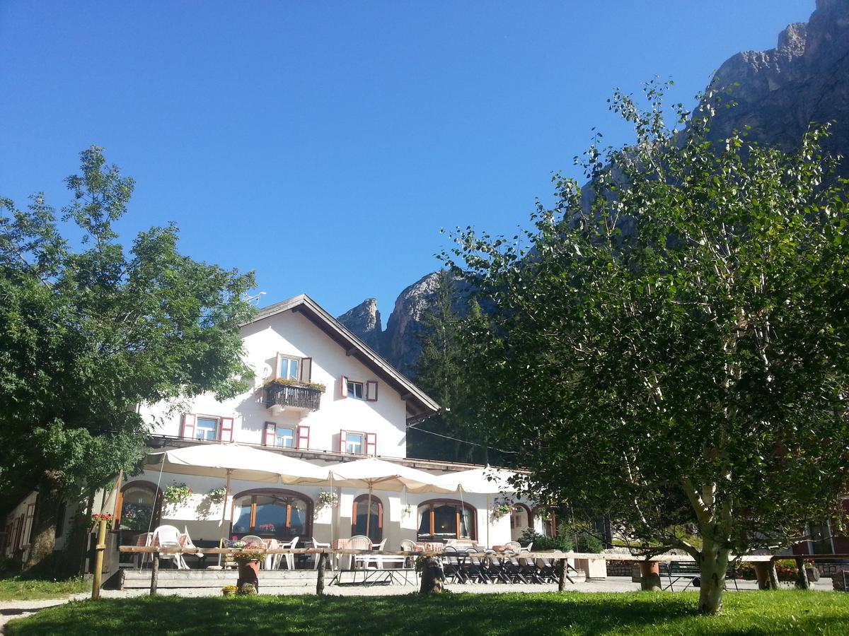 Hotel Fiames Cortina dʼAmpezzo Dış mekan fotoğraf
